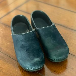 SANITA Dark Blue Suede Clogs